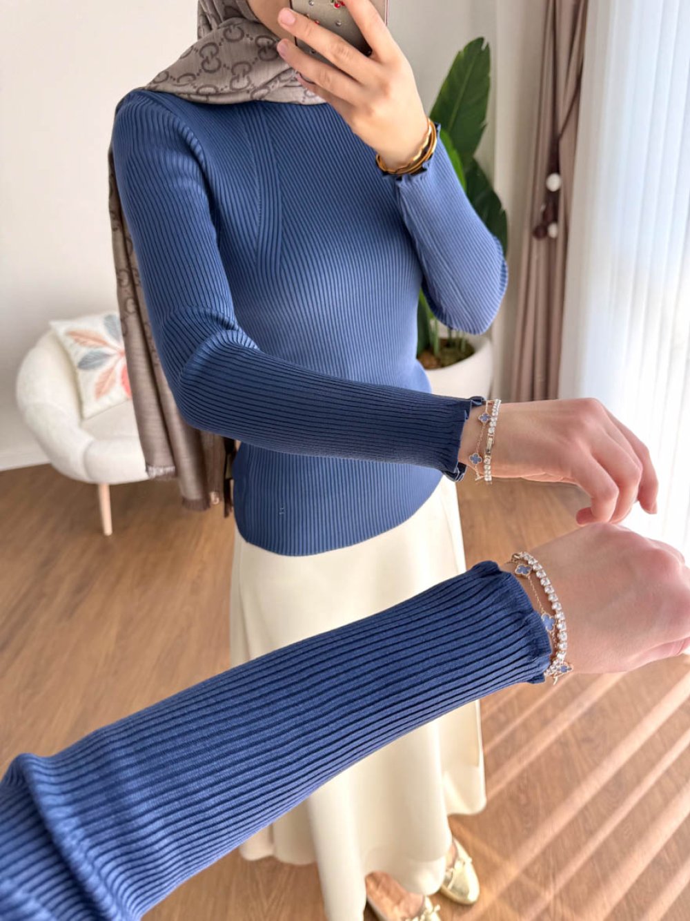 Dik Yaka Fırfırlı Body Lacivert