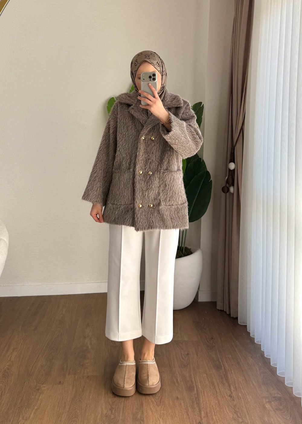 Düğme Detaylı Tüylü Ceket Vizon