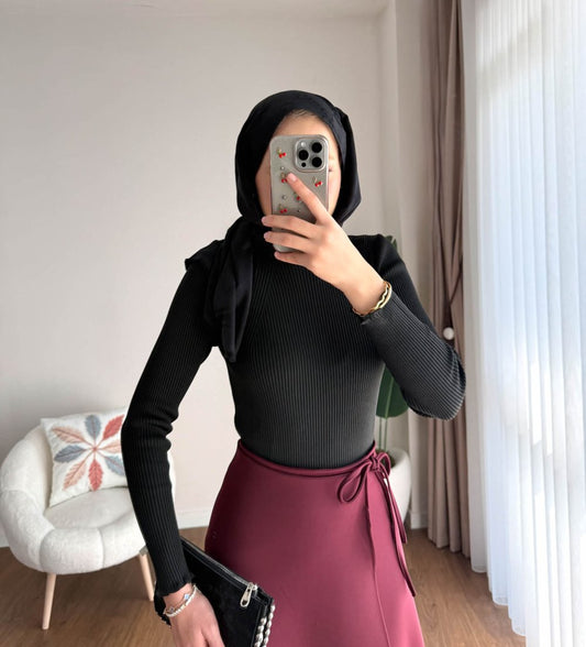 Dik Yaka Fırfırlı Body Siyah