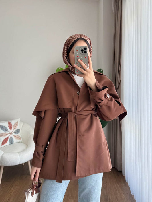 Pelerin Detaylı Ara Boy Trenç Kahverengi